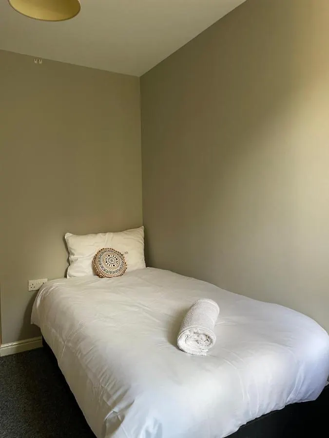 Central, Fully Equipped Flat W/Parking, Leith, 에든버러 아파트