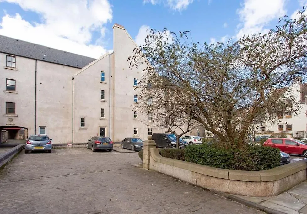 Central, Fully Equipped Flat W/Parking, Leith, Edinburgh 0*,  United Kingdom